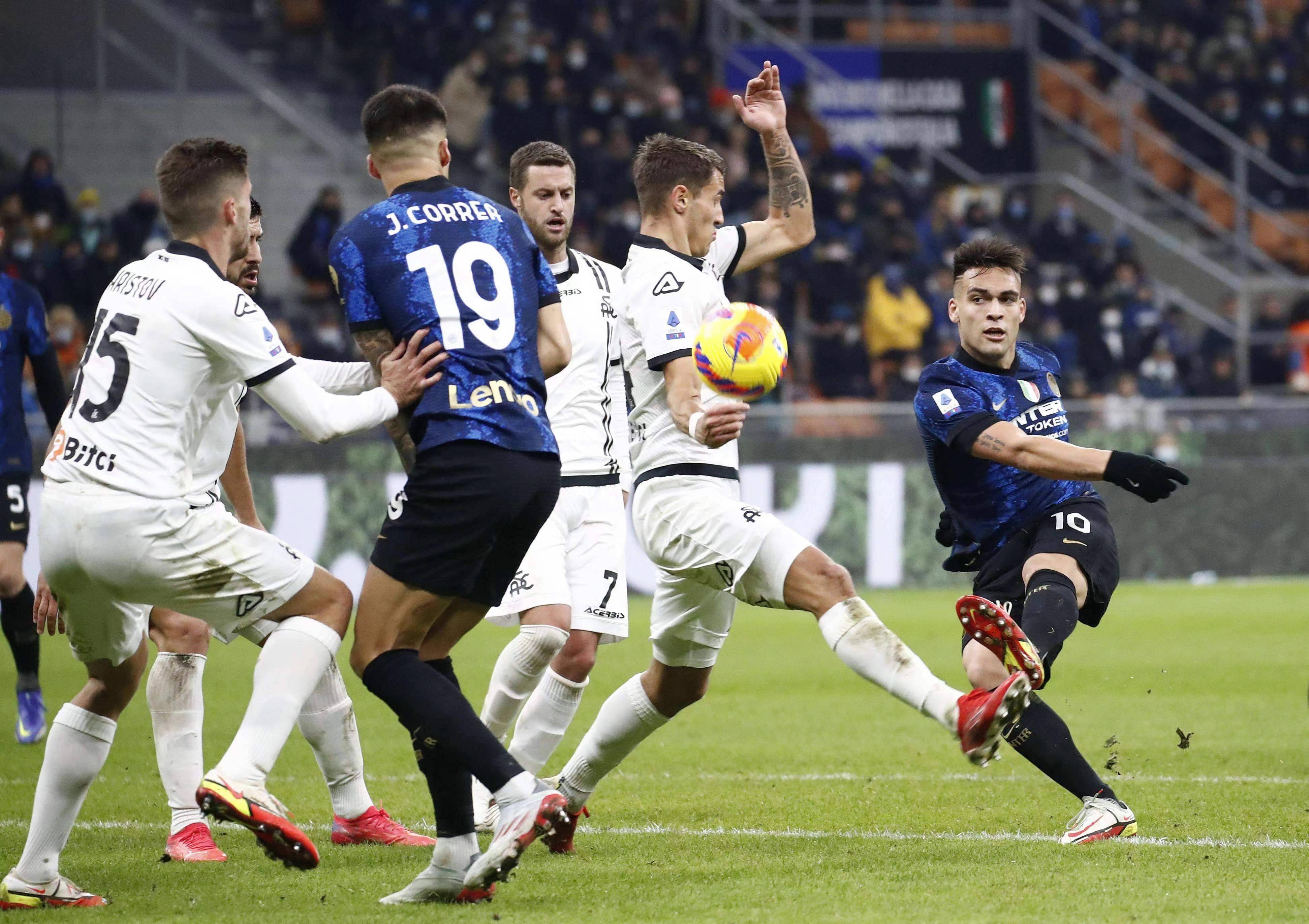 包含尤文图斯主场征战，冲刺卫冕的词条