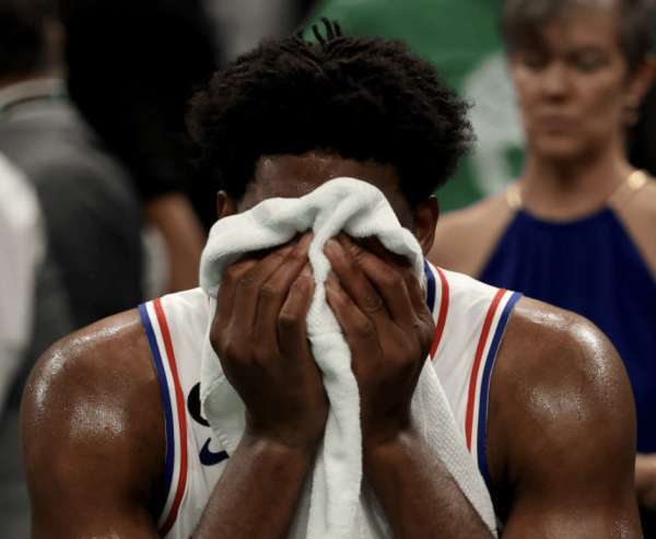 包含凯尔特人B队爆冷日本男篮，恩比德送出助攻的词条