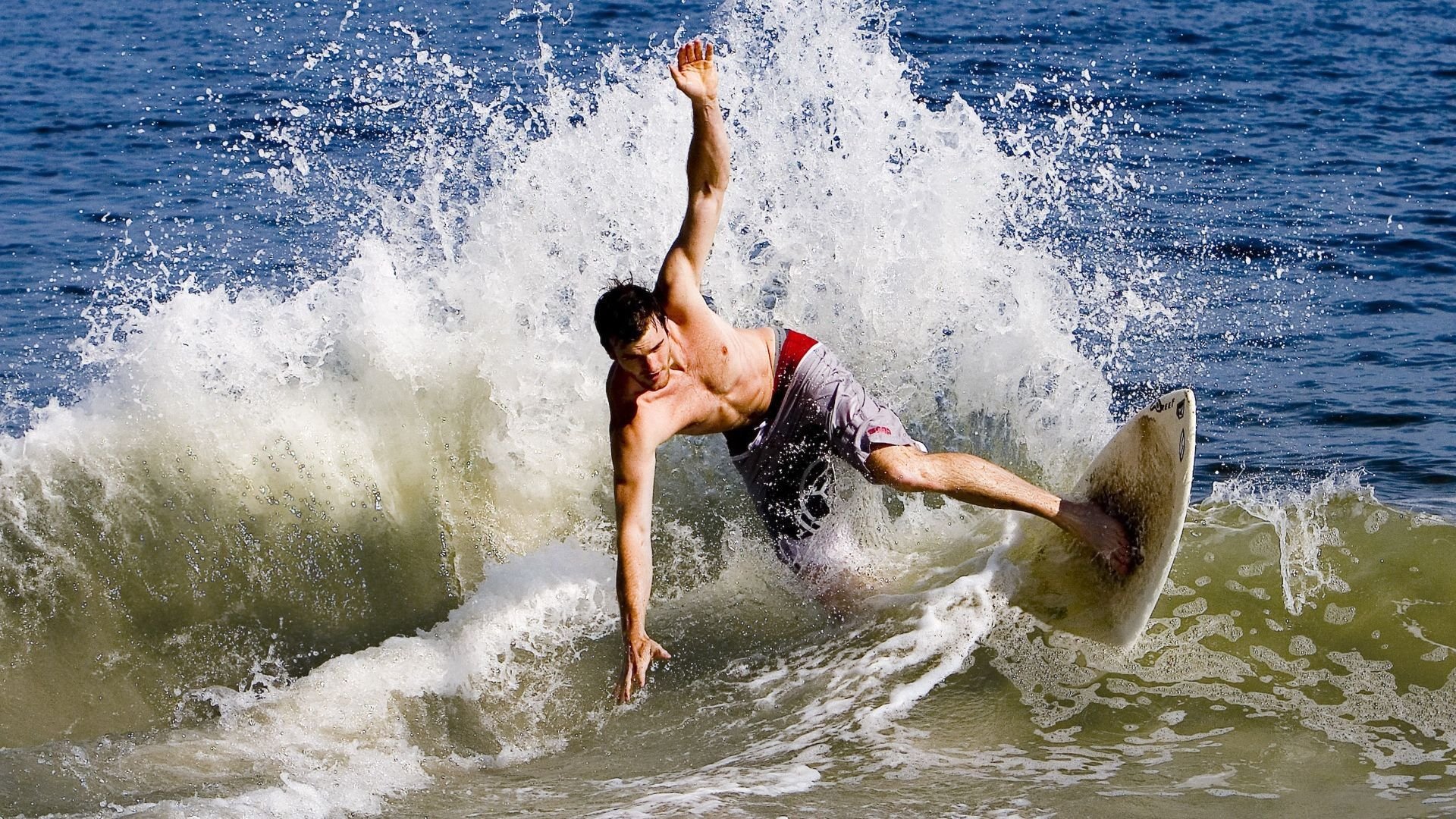 美加墨世界杯之夜，米切尔在压力熔炉中淬炼的爆发传奇